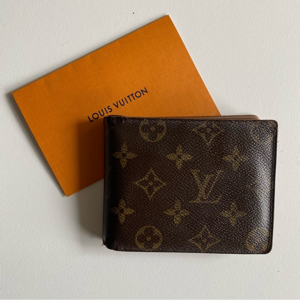 VINTAGE Louis Vuitton Wallet (Authentic)